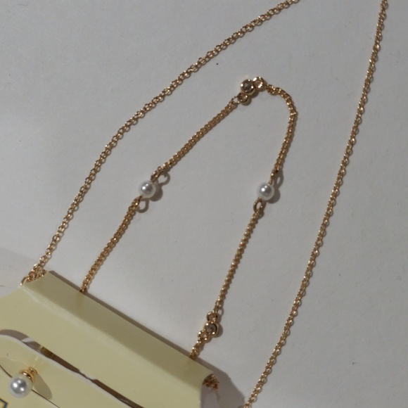 Elegant Gold-Tone Layered Necklace - Blue Gem & Pearl Accents - Stylish Women's - Picture 8 of 9